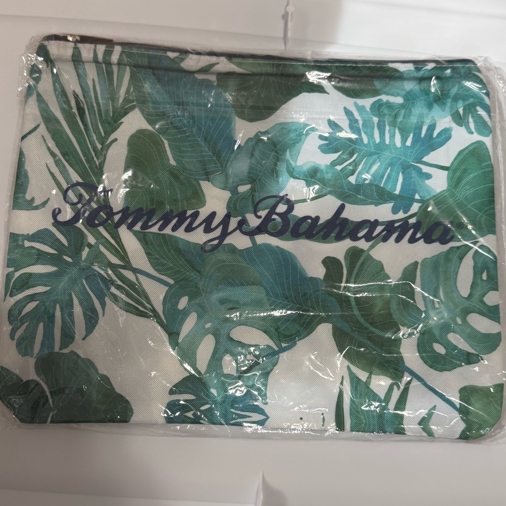 Tommy Bahama Green Leaf Print Swim Bag